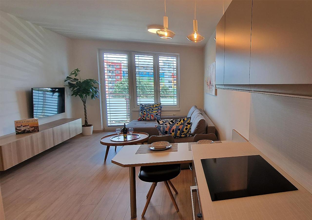 New Cozy 2 Room Pink Apartment Bratislava 058 Ngoại thất bức ảnh
