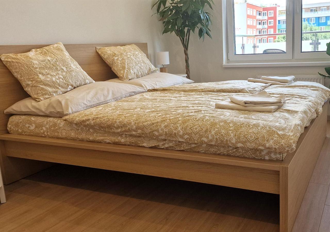 New Cozy 2 Room Pink Apartment Bratislava 058 Ngoại thất bức ảnh
