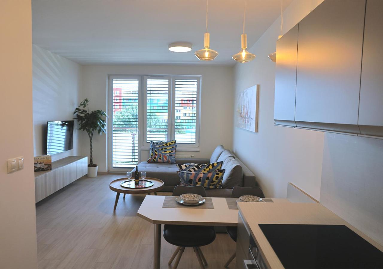 New Cozy 2 Room Pink Apartment Bratislava 058 Ngoại thất bức ảnh