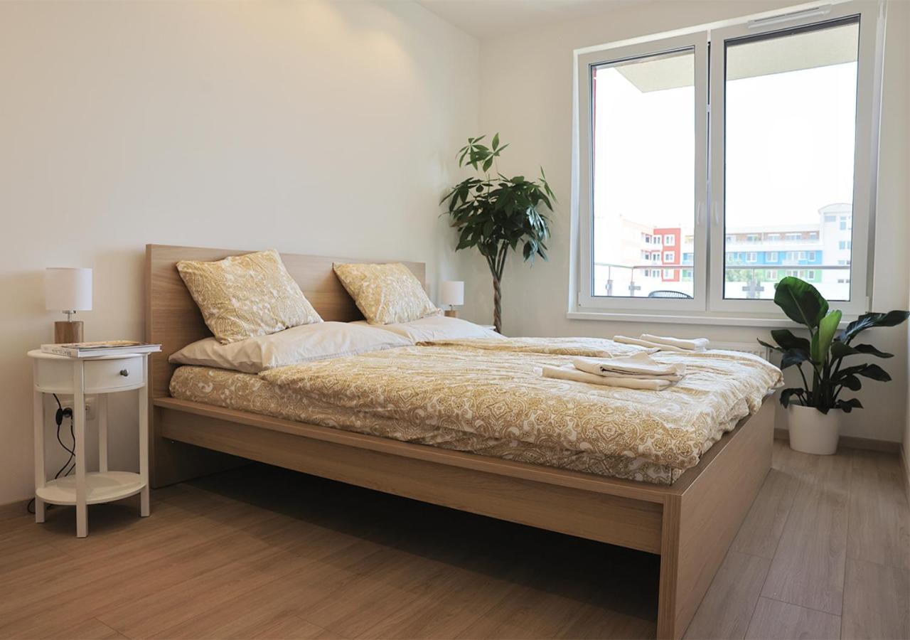 New Cozy 2 Room Pink Apartment Bratislava 058 Ngoại thất bức ảnh