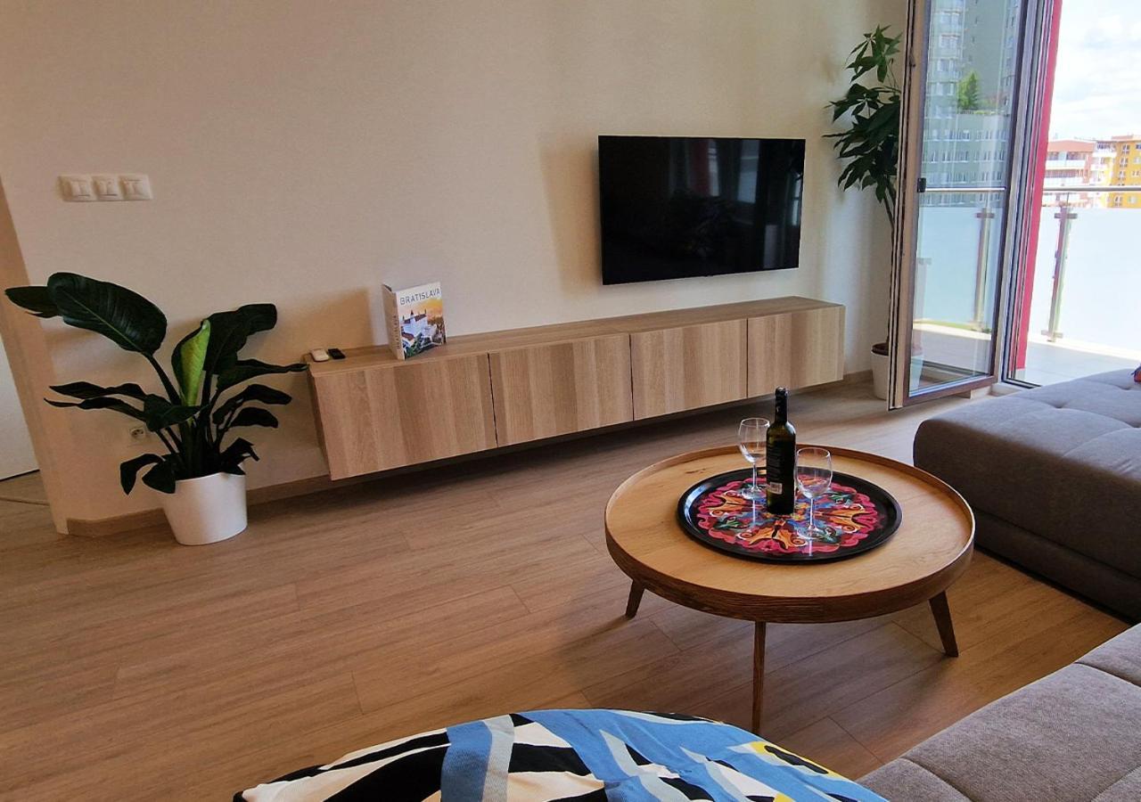 New Cozy 2 Room Pink Apartment Bratislava 058 Ngoại thất bức ảnh
