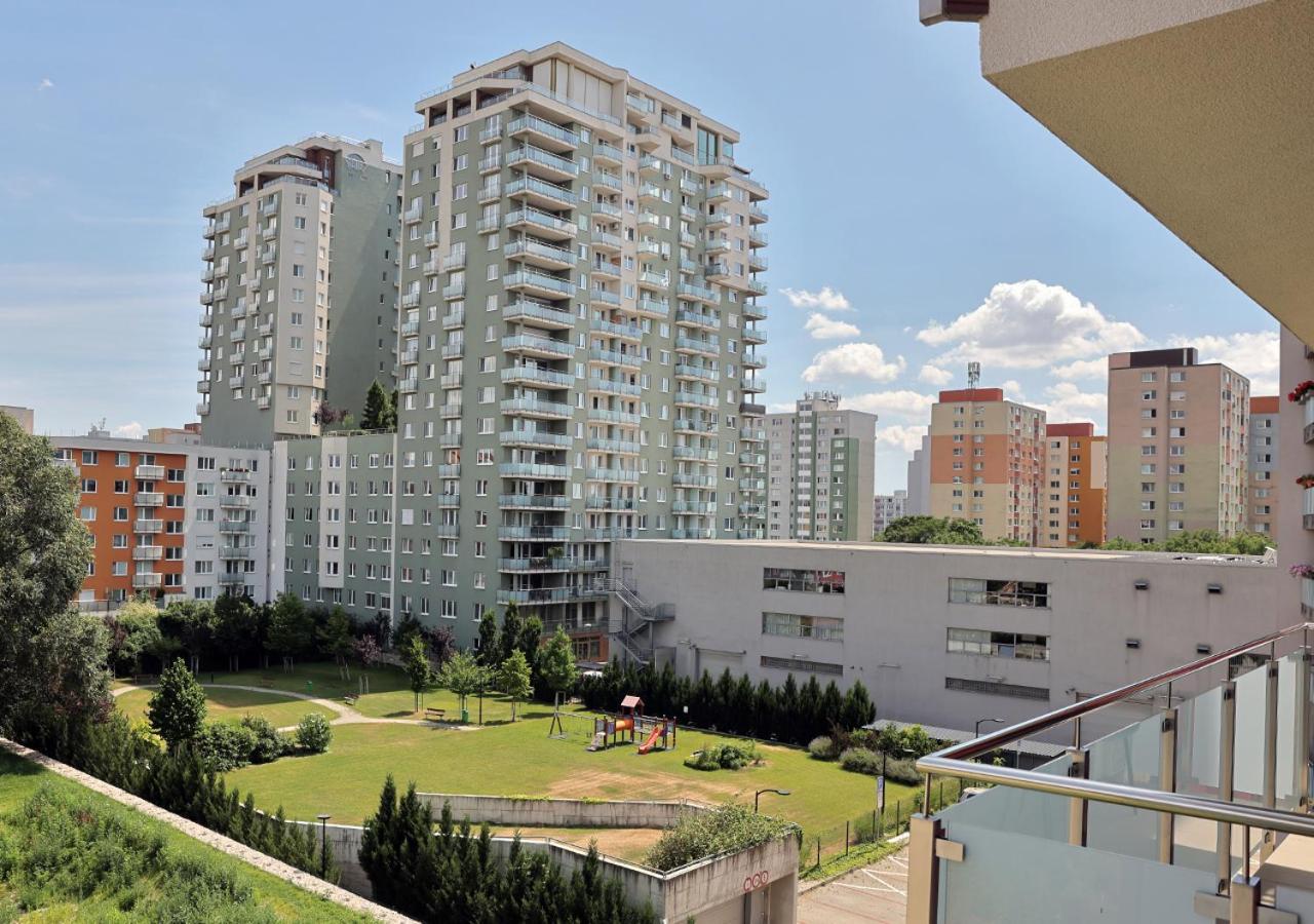 New Cozy 2 Room Pink Apartment Bratislava 058 Ngoại thất bức ảnh