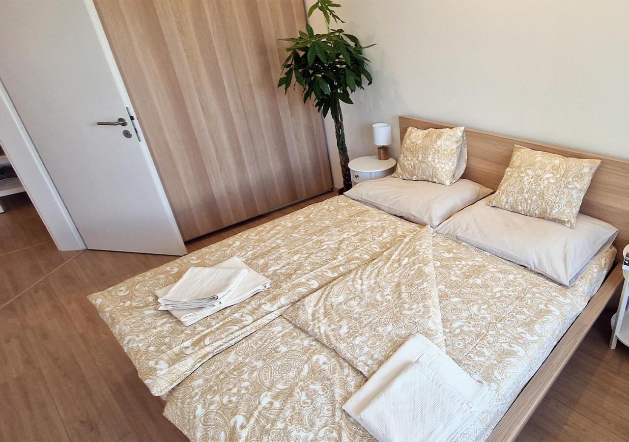 New Cozy 2 Room Pink Apartment Bratislava 058 Ngoại thất bức ảnh