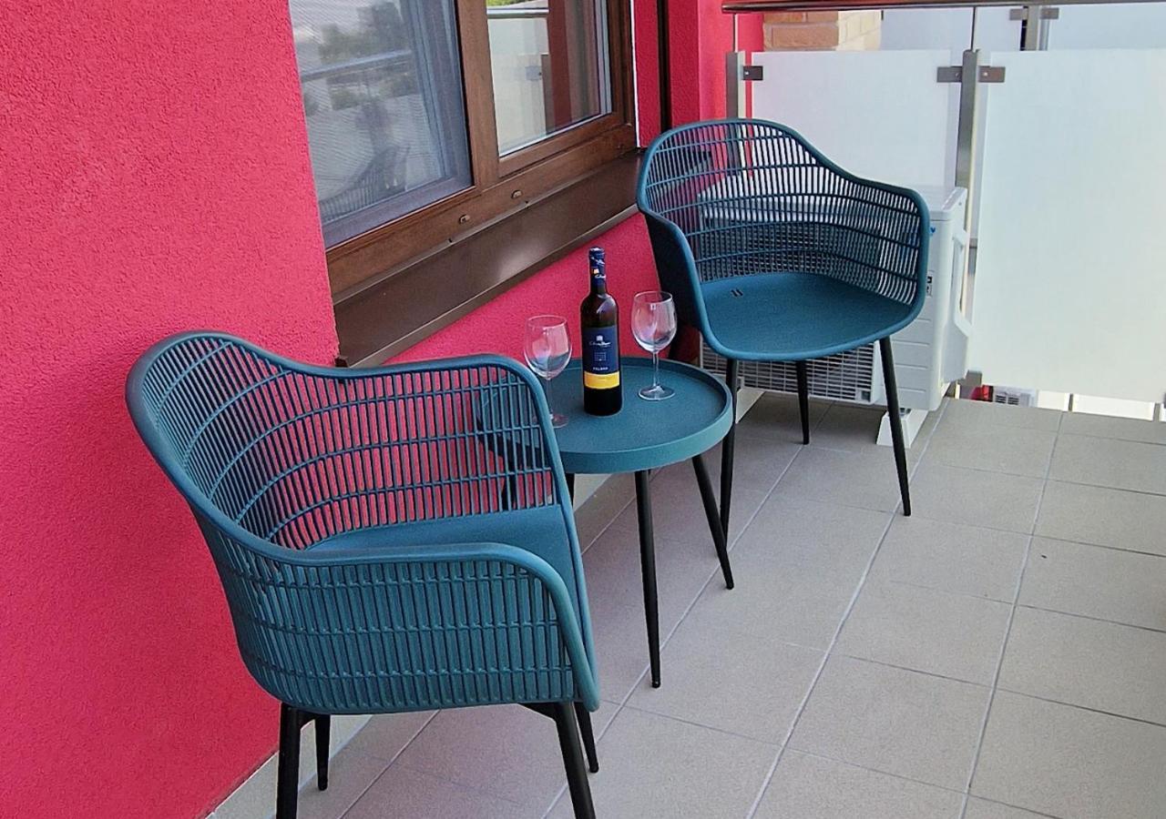 New Cozy 2 Room Pink Apartment Bratislava 058 Ngoại thất bức ảnh